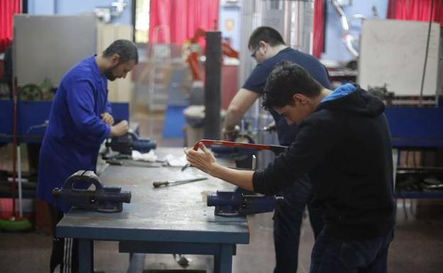 La Formación Profesional dual gana alumnos y suma 112 nuevas empresas